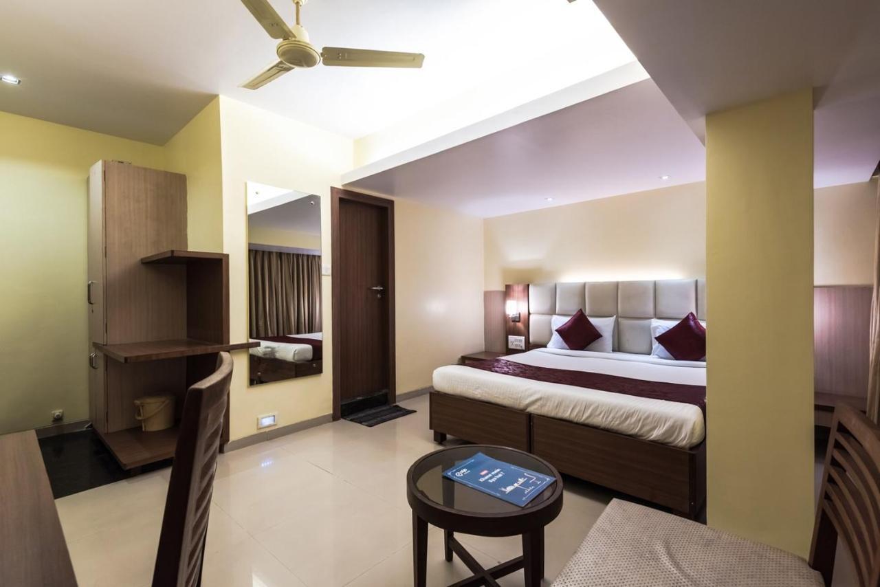 Hotel Aishwarya Residency Нави Мумбай Екстериор снимка