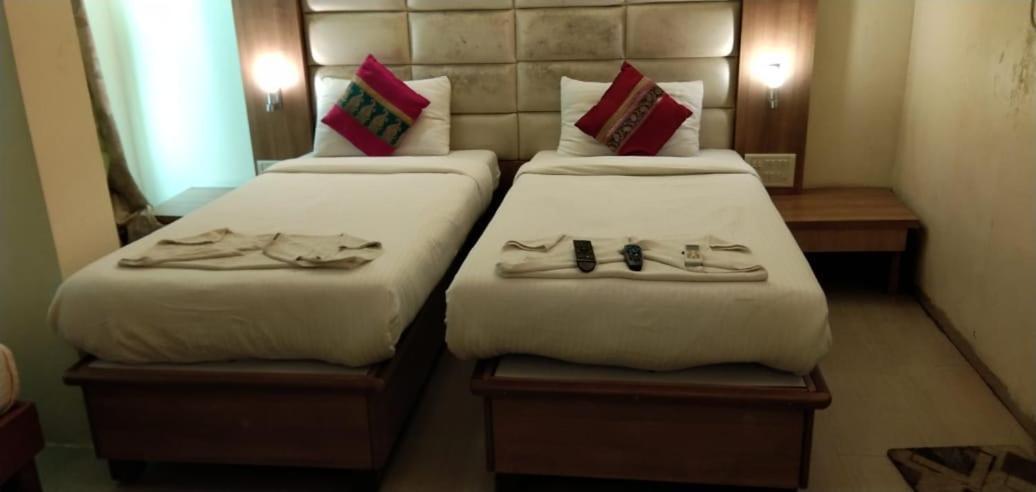 Hotel Aishwarya Residency Нави Мумбай Екстериор снимка