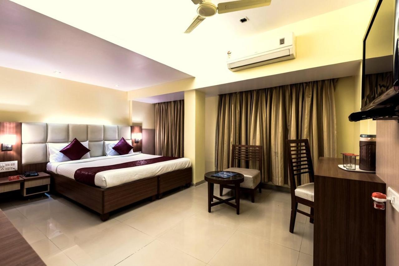 Hotel Aishwarya Residency Нави Мумбай Екстериор снимка