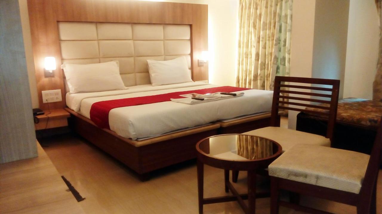 Hotel Aishwarya Residency Нави Мумбай Екстериор снимка